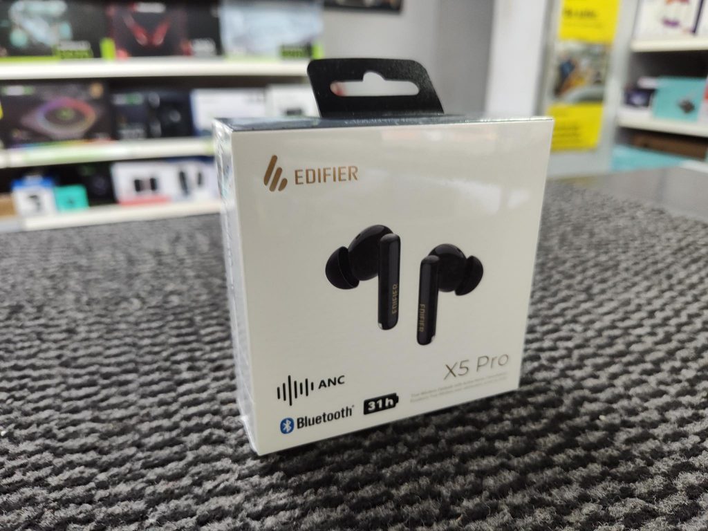 1000000853 | Paisley Gaming PC's